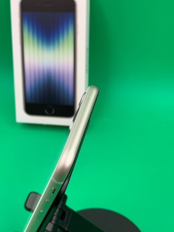 ������ iPhone SE ��3���� 128GB �������饤�� ��������100%