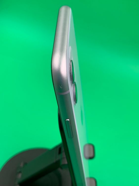 Хåƥ꡼ iPhone 11 64GB ѡץ 100% KDDI 