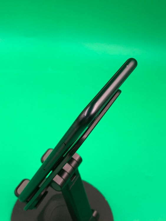 ���Хåƥ꡼���� iPhone SE ��3���� 64GB �ߥåɥʥ��� SIM�ե꡼