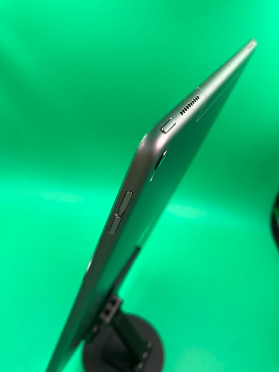 ������ iPad Pro 12.9����� ��2���� Wi-Fi+Cellular 64GB au ��