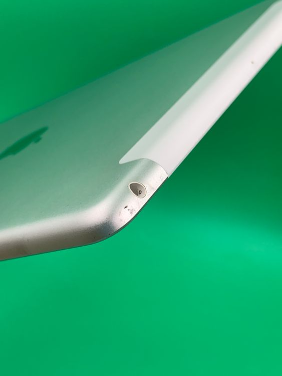 ����� iPad ��8���� Wi-Fi+Cellular 32GB ��������86% KDDI�� H2