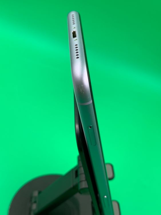 ���Хåƥ꡼���� iPhone 11 64GB SIM�ե꡼ Softbank ��