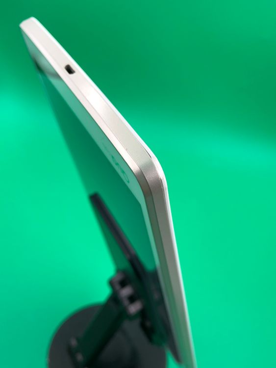 �����礤���� Qua tab PX 16GB �ۥ磻�� SIM�ե꡼ au �� LGT31