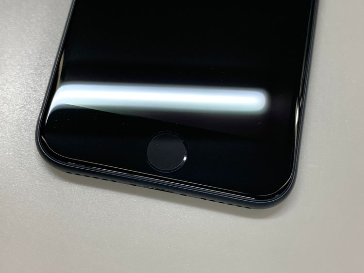 ������ iPhone SE ��2���� 64GB �֥�å� ��������100% KDDI ��