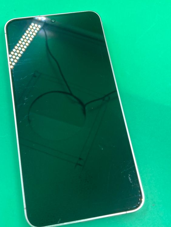 ����� Galaxy S24 256GB �ۥ磻�� ���������ɹ� KDDI ��