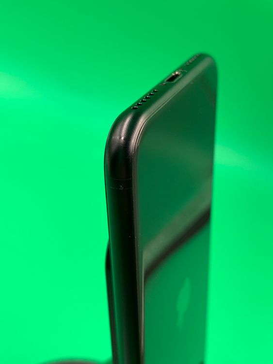 ���Хåƥ꡼���� iPhone SE ��2���� 64GB SIM�ե꡼ ��������100%