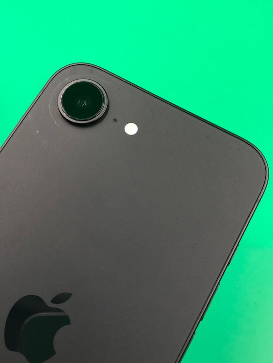 ������ iPhone 16e 128GB �֥�å� SIM�ե꡼ ��������95%