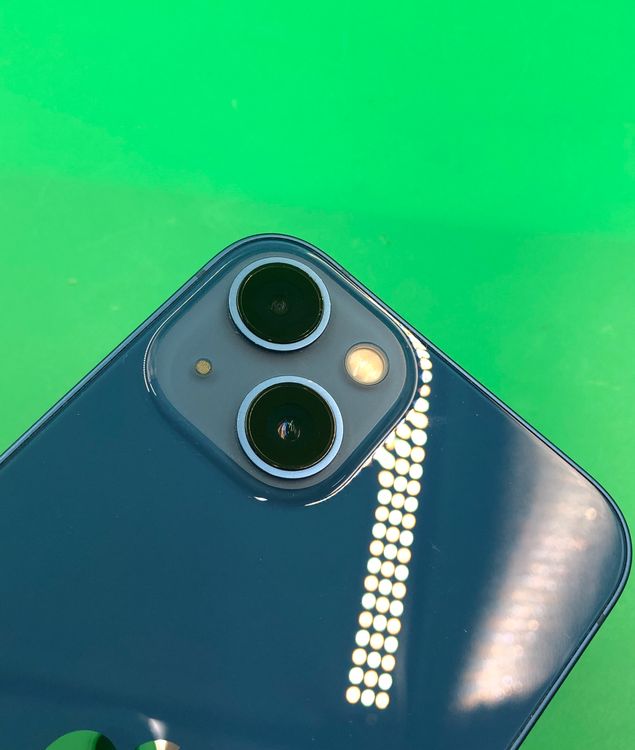 �����礤���� iPhone 13 256GB �֥롼 SIM�ե꡼ ��������100% au ��