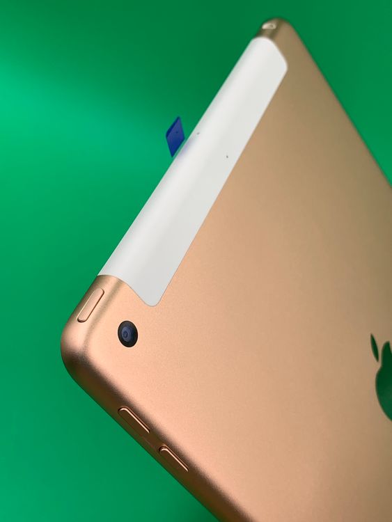 ���վ��ѥͥ뿷�� iPad ��6���� Wi-Fi+Cellular 32GB docomo ��