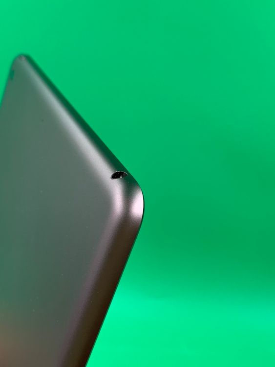 ����� iPad ��9���� Wi-Fi 64GB ���ڡ������졼 ��������85%