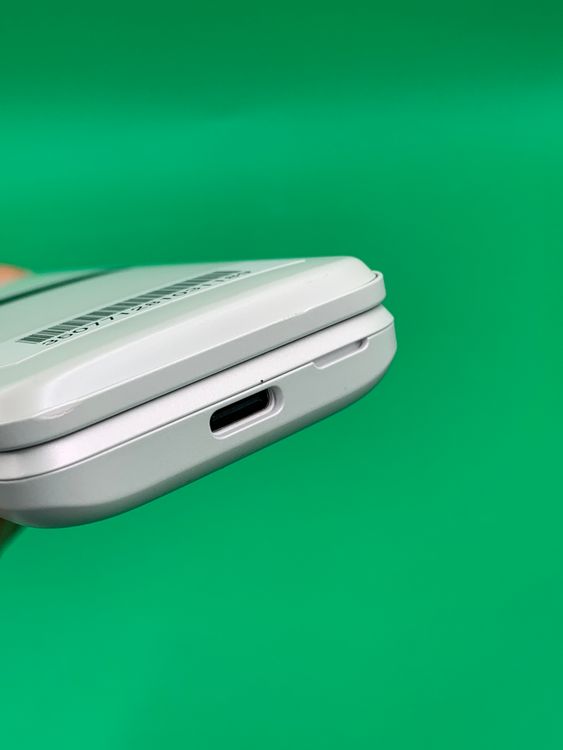 ������ GRATINA KYF42 8GB �ۥ磻�� SIM�ե꡼ KDDI ��