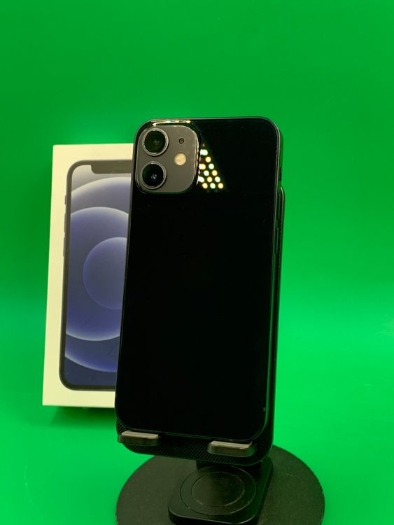 ���Хåƥ꡼���� iPhone 12 mini 64GB �֥�å� docomo ��