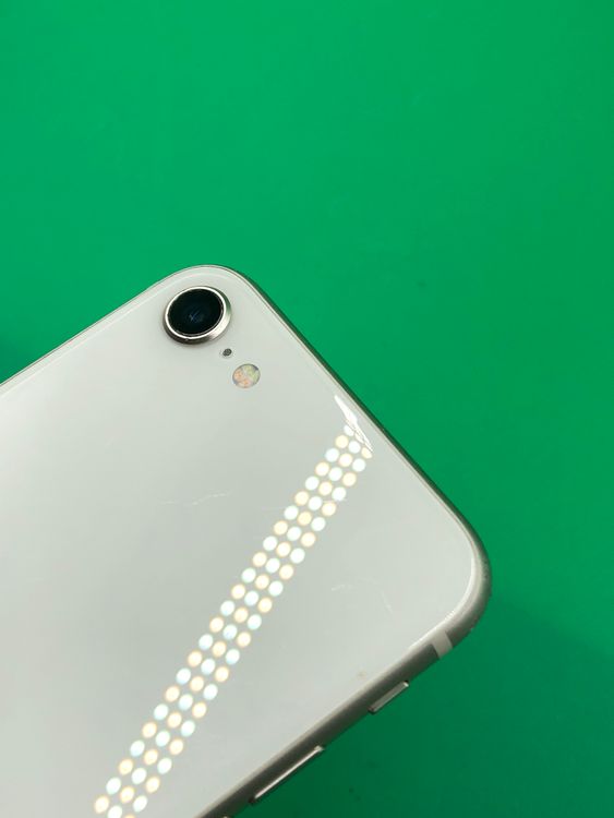 �ѥͥ롦�Хåƥ꡼���� iPhone SE ��3���� 128GB �������饤�� ��������100%