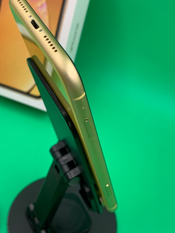 ����� iPhone XR 64GB �������� SIM�ե꡼ �ʰ�SIM�� docomo ��