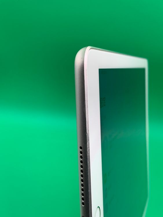 ���վ��ѥͥ뿷�� iPad ��6���� Wi-Fi+Cellular 32GB SIM�ե꡼