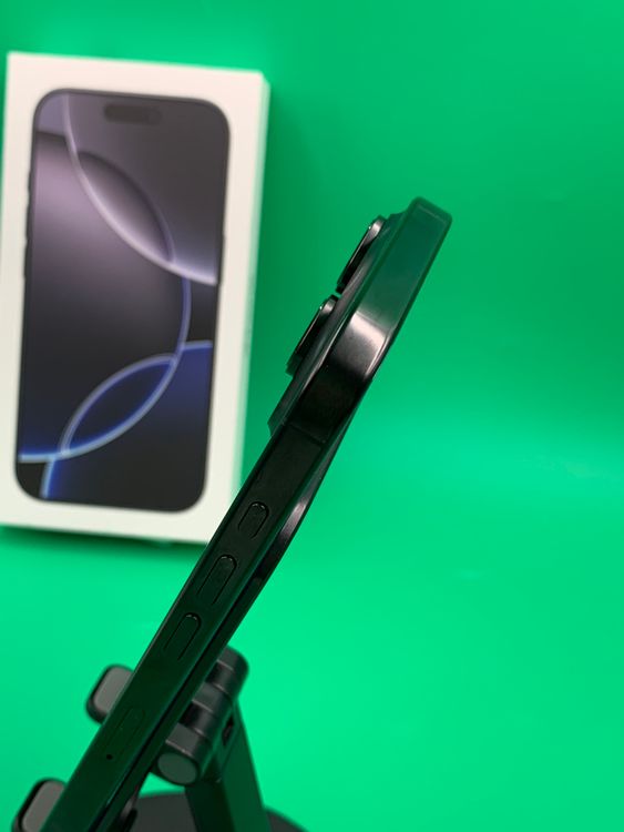 ������ iPhone 16 Pro 256GB �֥�å������˥��� SIM�ե꡼ au ��