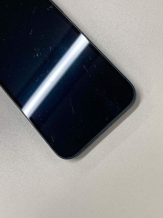 ���Хåƥ꡼���� iPhone 13 128GB �ߥåɥʥ��� docomo ��