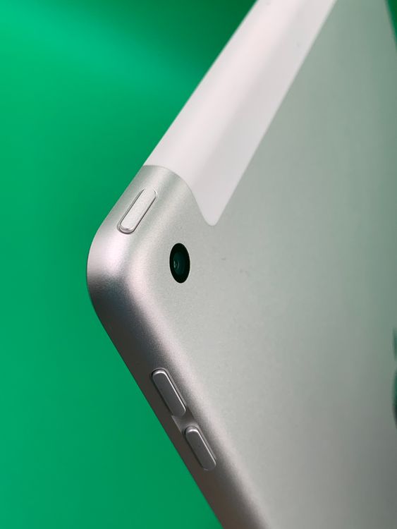 ������ iPad ��8���� Wi-Fi+Cellular32GB SIM�ե꡼ docomo�� H2