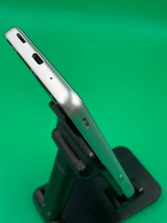 �����礤���� BASIO active 64GB �ۥ磻�� SIM�ե꡼ KDDI ��