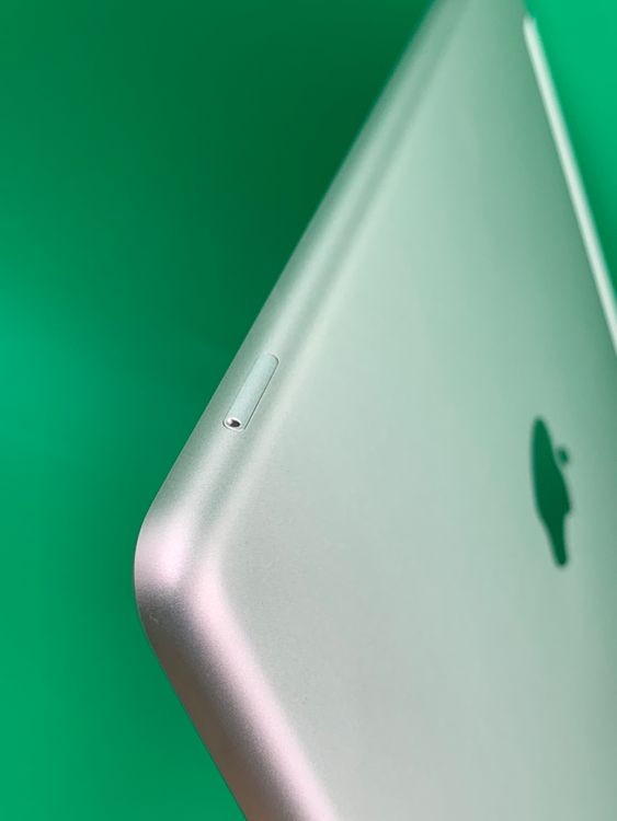 ����� iPad ��8���� Wi-Fi+Cellular 32GB ��������85% KDDI�� H2