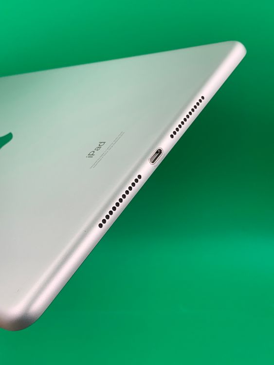 ������ iPad ��8���� Wi-Fi+Cellular 32GB SIM�ե꡼ docomo ��