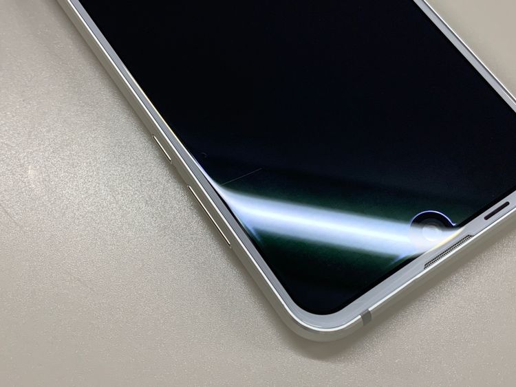 ������ AQUOS R compact 32GB �ࡼ��ۥ磻��SIM�ե꡼ KDDI ��