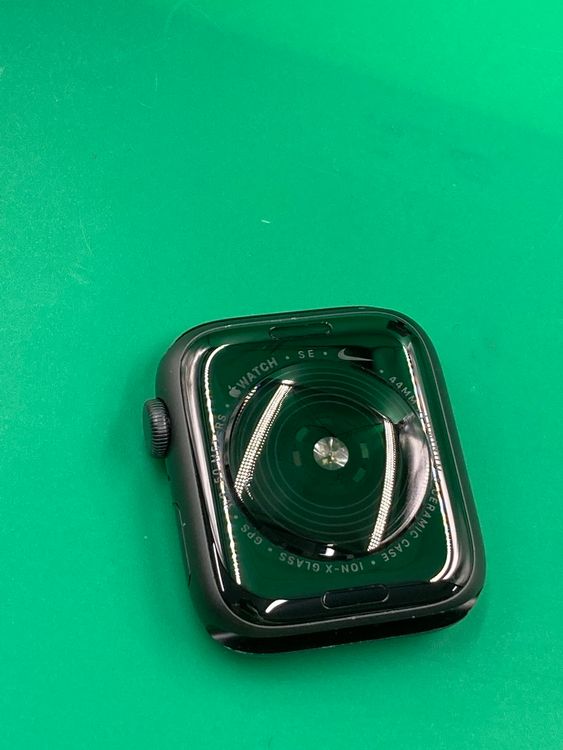 礤 Apple Watch SE Nike ǥ GPS 44mm 32GB