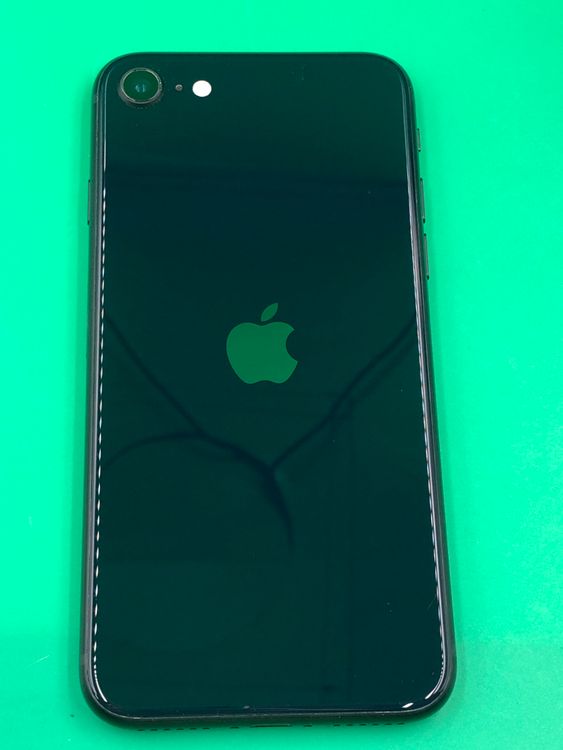 ����� iPhone SE ��3���� 128GB �ߥåɥʥ��� KDDI ��