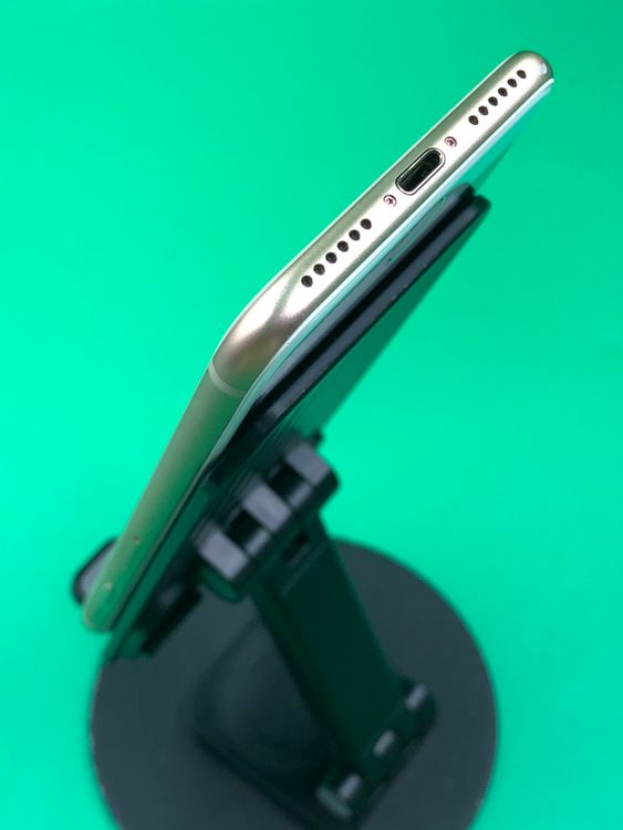 ���Хåƥ꡼���� iPhone 8 256GB SIM�ե꡼ ��������100% docomo ��