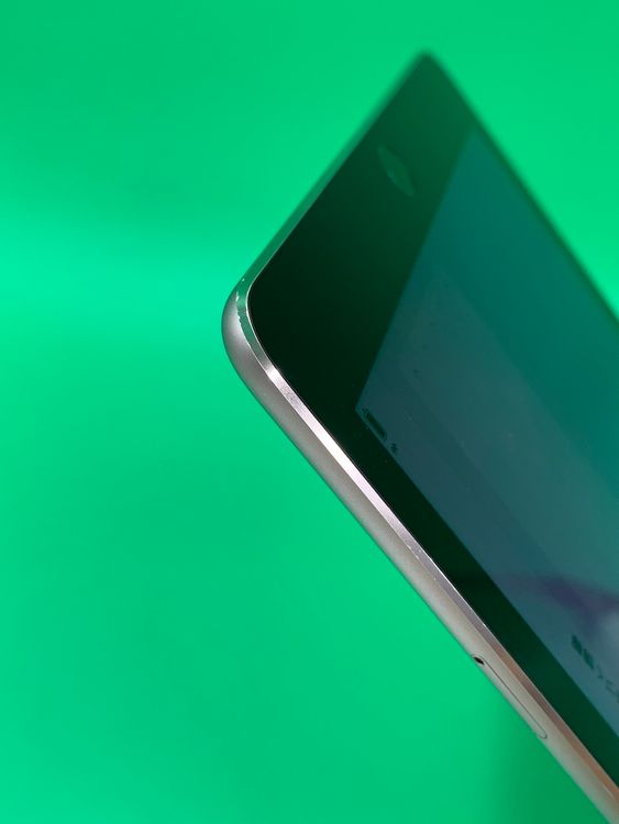 iPad Air ��2���� Wi-Fi+Cellular 16GB  SIM���å� ����Ǥ���