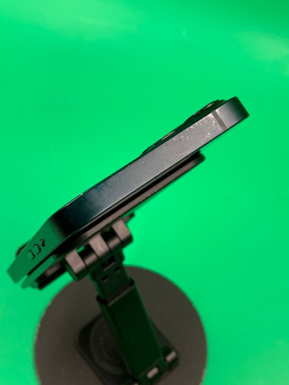 ���Хåƥ꡼���� iPhone 13 128GB �ߥåɥʥ��� docomo ��