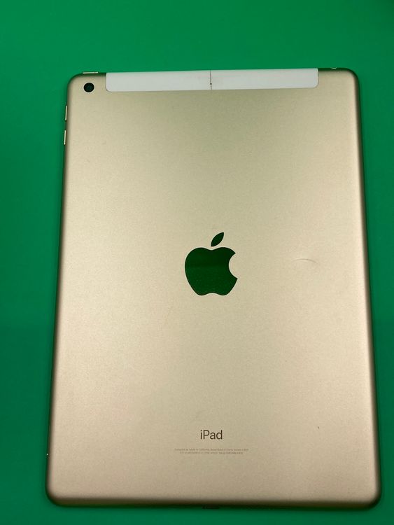 ����� iPad ��5���� Wi-Fi+Cellular 32GB �������  docomo ��