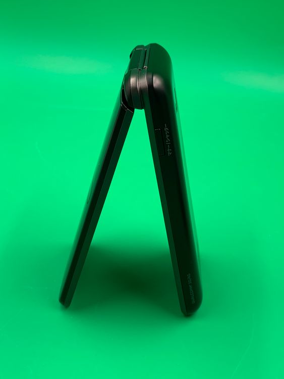 ������ GRATINA KYF39 4GB �֥�å� SIM�ե꡼ KDDI ��