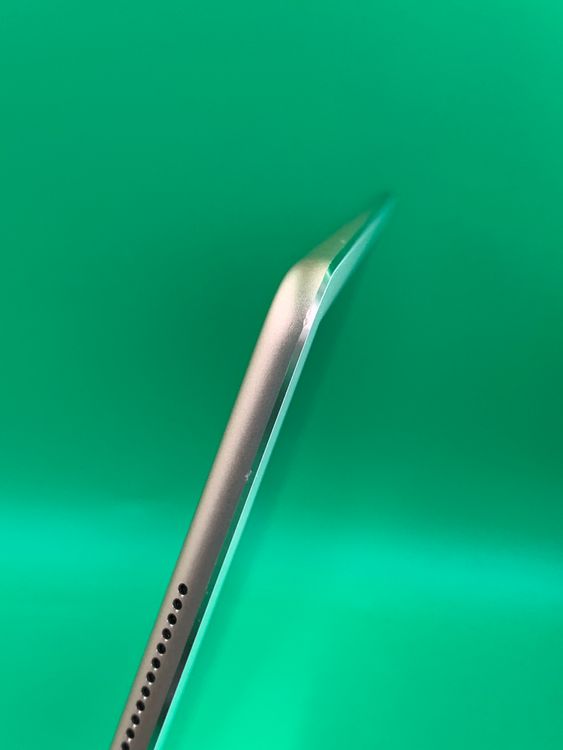 ����� iPad Air ��2���� Wi-Fi+Cellular 16GB ������� KDDI ��