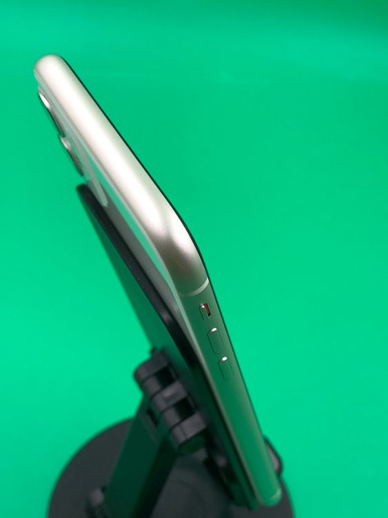 ������󥯡������ƥ��١��������å� iPhone 11 64GB KDDI �� H2