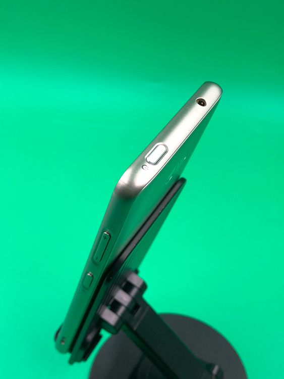 �����礤���� BASIO4 32GB ������� SIM�ե꡼ KDDI ��