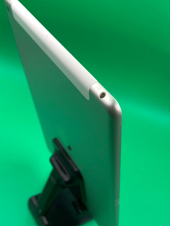 ����� iPad ��8���� Wi-Fi+Cellular 32GB ����С� docomo ��