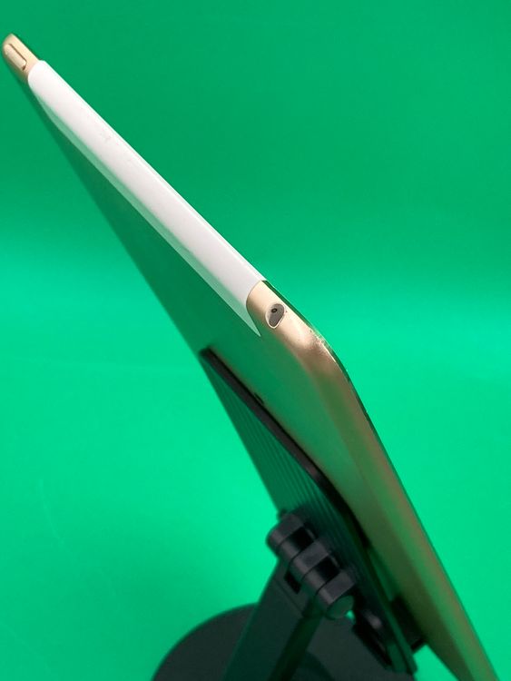 ����� iPad Mini ��4���� Wi-Fi+Cellular 16GB ����С� KDDI ��