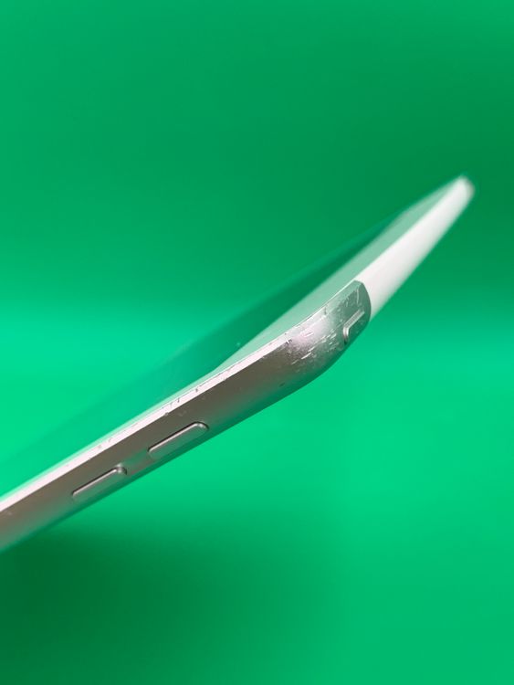 ����� iPad ��5���� Wi-Fi+Cellular 32GB ����С� SoftBank ��