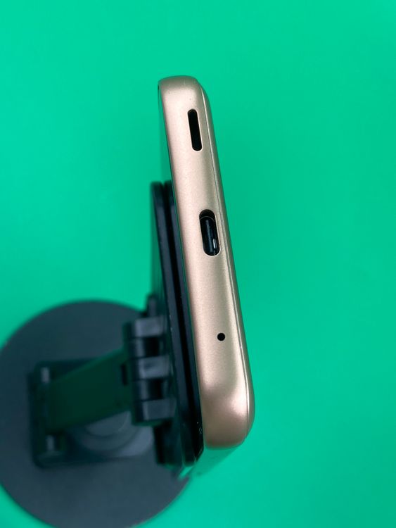 ���������� arrows We 64GB ������� SIM�ե꡼ ���������ɹ� KDDI ��