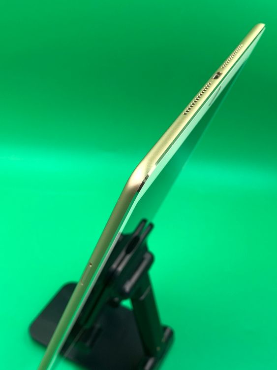 ������ iPad Air ��2���� Wi-Fi+Cellular 16GB �������  KDDI ��