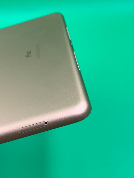 ������ iPad ��8���� Wi-Fi+Cellular 32GB SIM�ե꡼ ��������93%
