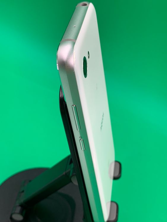 ������ AQUOS R compact 32GB �ۥ磻�� SIM�ե꡼ KDDI ��