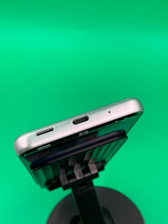 ���������� BASIO active 64GB ����С� SIM�ե꡼ KDDI ��