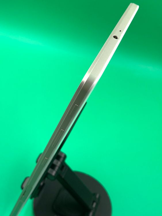 �����礤���� Qua tab PX 16GB �ۥ磻�� SIM�ե꡼ au �� LGT31