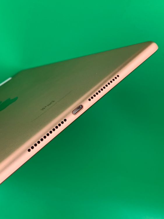 ������ iPad ��6���� Wi-Fi+Cellular 32GB ������� KDDI ��