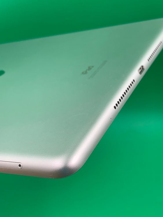 ������ iPad ��9���� Wi-Fi+Cellular 64GB SIM�ե꡼ ��������87%