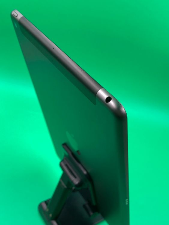 ��������� iPad ��9���� WiFi+Cellular 64GB ��������95% KDDI ��