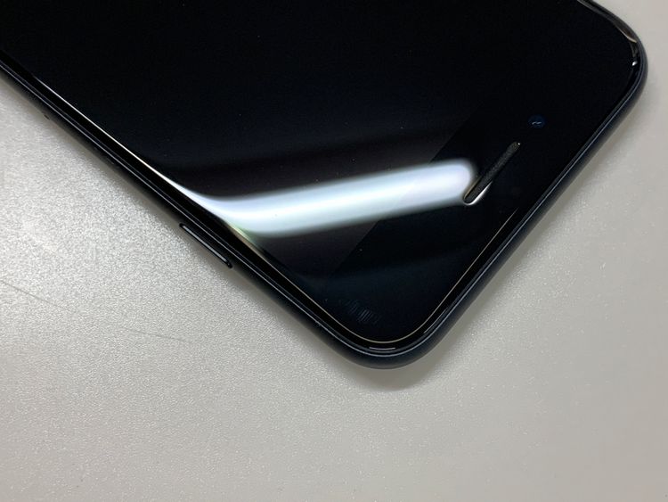 ������ iPhone SE ��2���� 64GB �֥�å� ��������100% KDDI ��