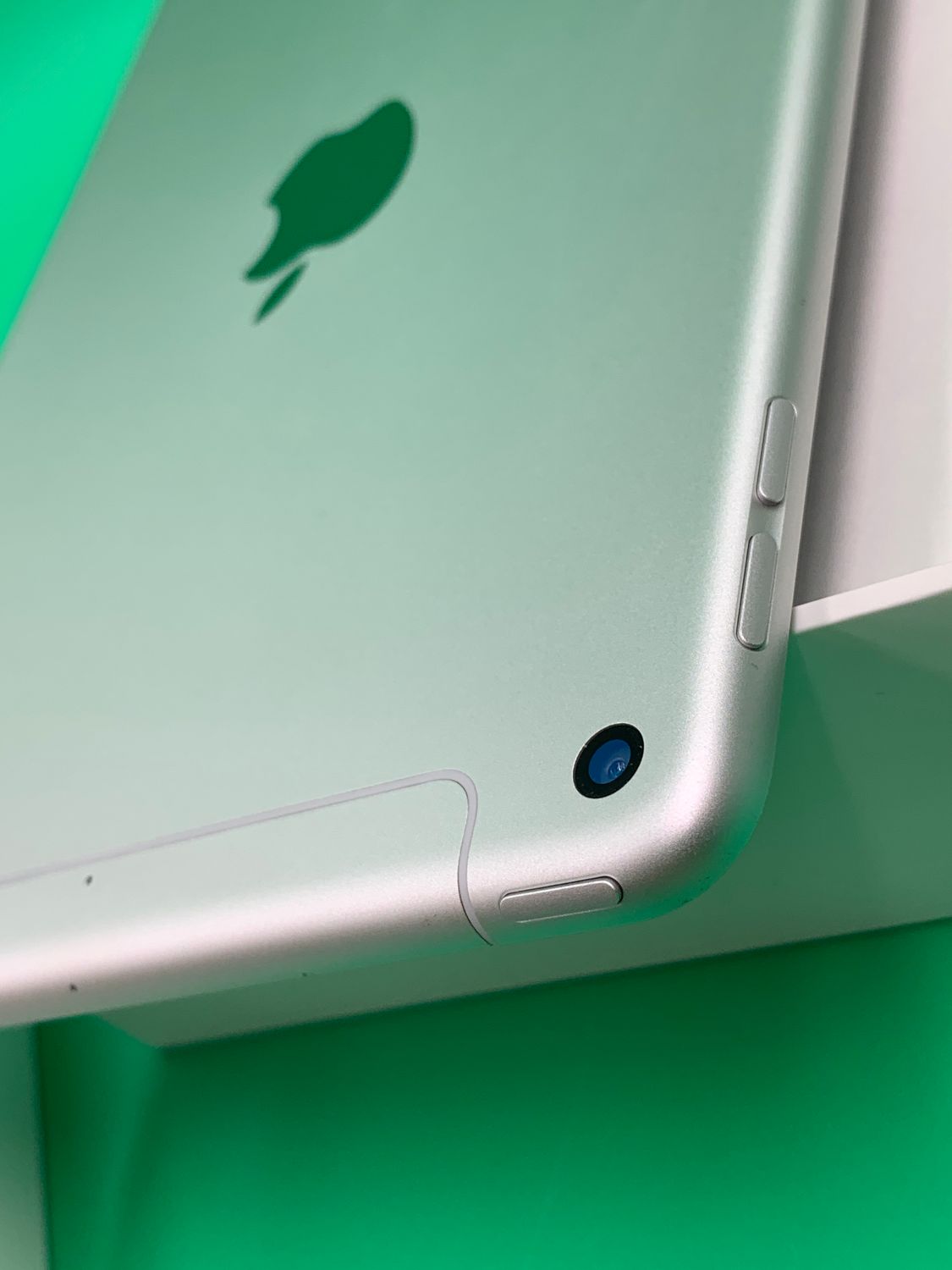ムスビー｜☆美品 iPad Mini 第5世代 Wi-Fi+Cellular 64GB シルバー
